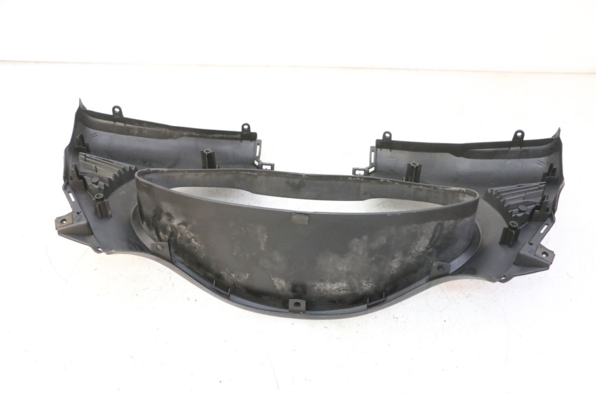 photo de SPEEDOMETER SURROUND HONDA FES S-WING SWING ABS 125 (2007 - 2015) - Fixing points details