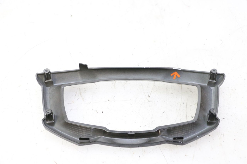 photo de SPEEDOMETER PANEL PIAGGIO MP3 HPE 310 (2024 - 2025) - Fixing points details