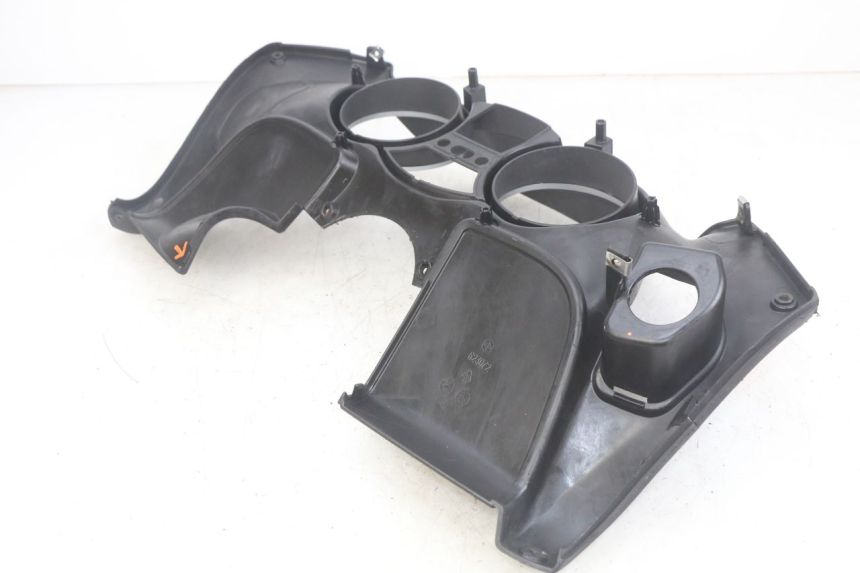 photo de SPEEDOMETER SURROUND PIAGGIO MP3 LT 400 (2007 - 2012) - Alternative perspective