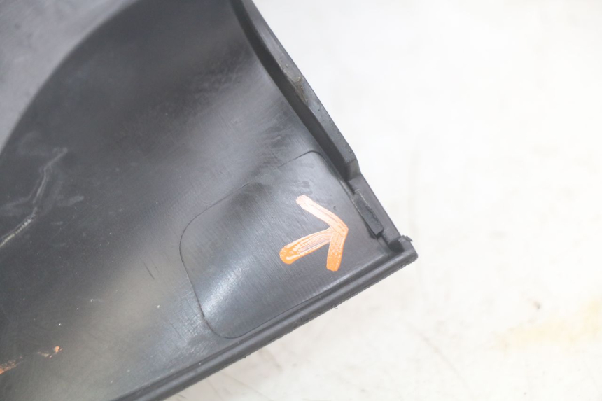 photo de SPEEDOMETER SURROUND PIAGGIO MP3 LT 400 (2007 - 2012) - Product overview