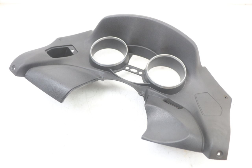 photo de SPEEDOMETER SURROUND PIAGGIO MP3 LT 400 (2007 - 2012) - Zoom on usage condition