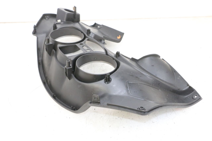 photo de SPEEDOMETER SURROUND PIAGGIO MP3 125 (2006 - 2014) - Fixing points details