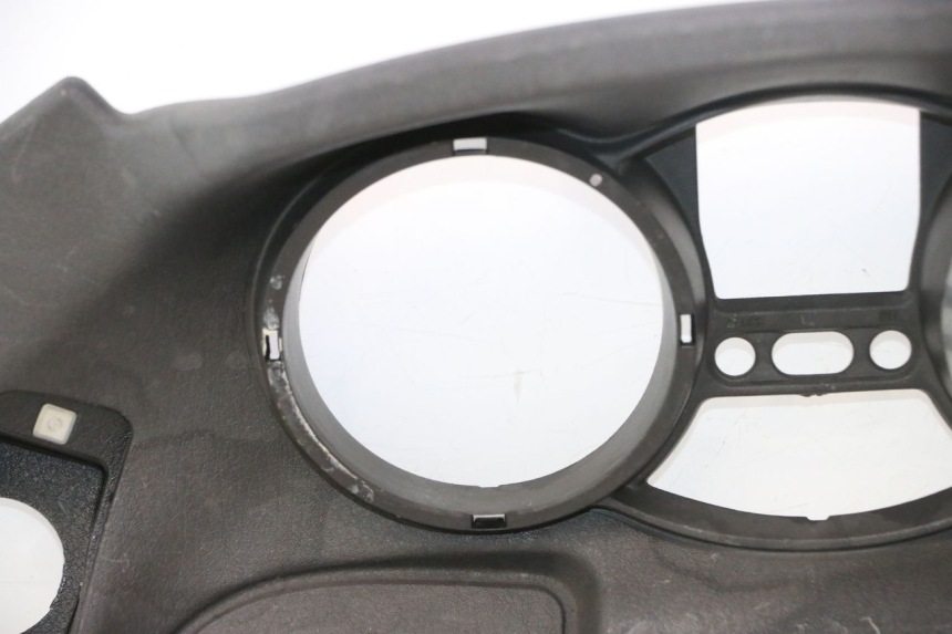 photo de SPEEDOMETER SURROUND PIAGGIO MP3 500 (2011 - 2015) - High-resolution close-up