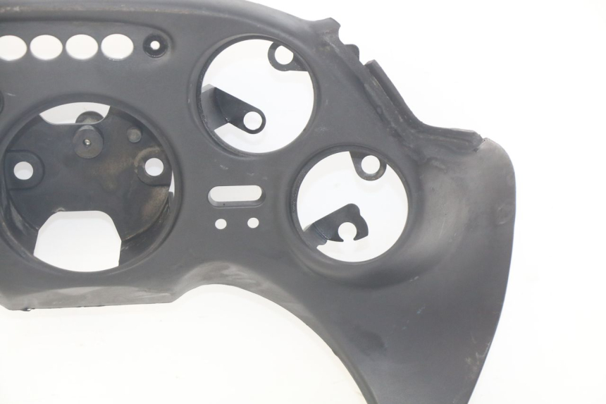 photo de SPEEDOMETER SURROUND TRIUMPH SPRINT ST 955 (1999 - 2001) - Surface and material condition