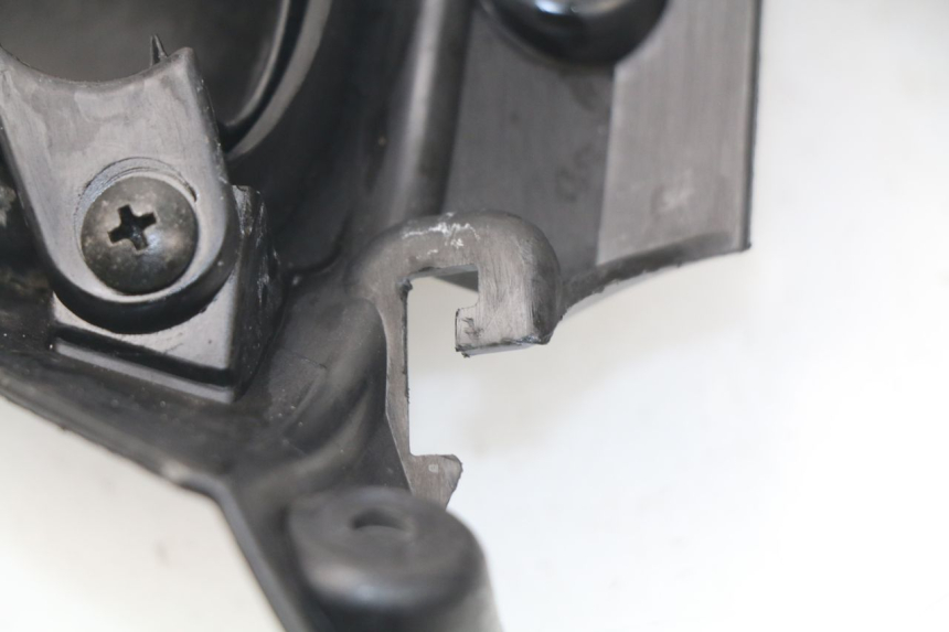 photo de SPEEDOMETER SURROUND YAMAHA X-MAX XMAX 125 (2010 - 2013) - Technical close-up