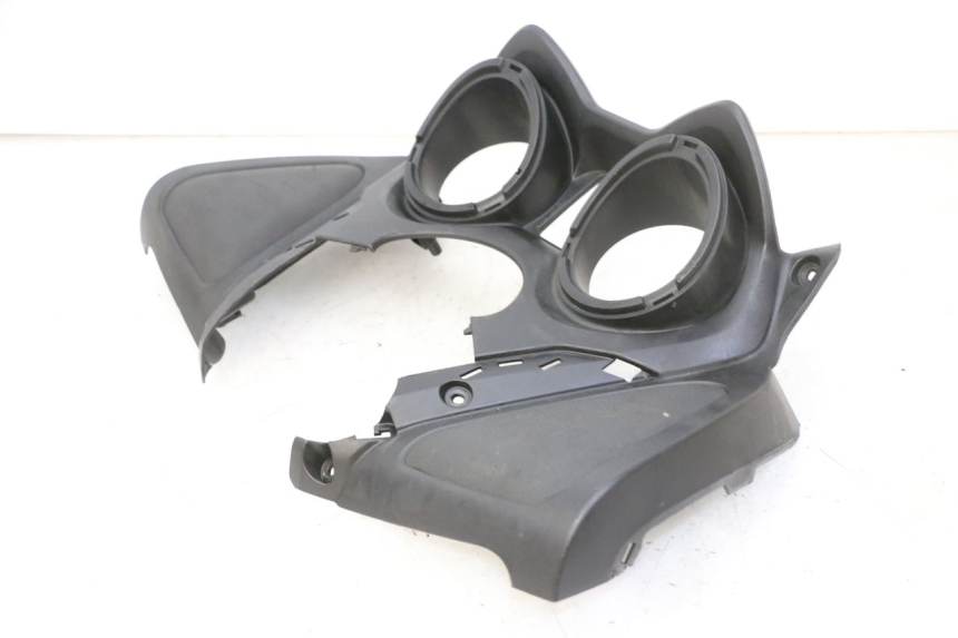 photo de SPEEDOMETER SURROUND YAMAHA X-MAX XMAX 125 (2010 - 2013) - Fixing points details