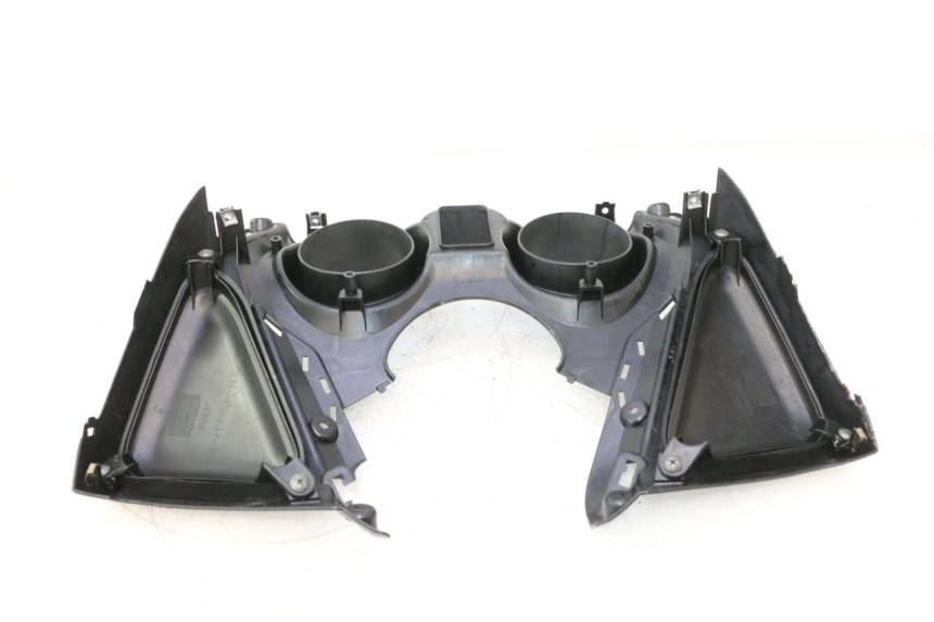 photo de SPEEDOMETER SURROUND YAMAHA X-MAX XMAX 125 (2010 - 2013) - Technical close-up