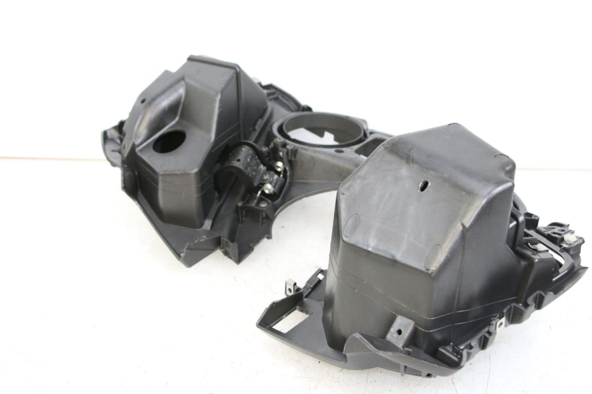 photo de SPEEDOMETER SURROUND PIAGGIO X10 125 (2012 - 2017) - Component detail