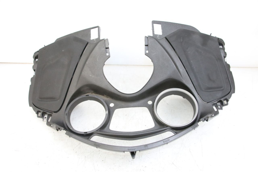 photo de SPEEDOMETER SURROUND PIAGGIO X10 125 (2012 - 2017) - Technical close-up