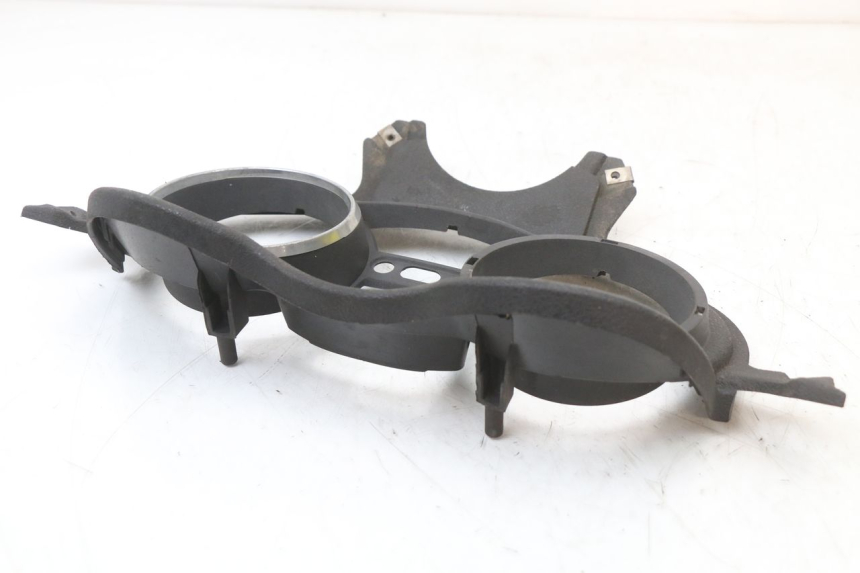 photo de SPEEDOMETER SURROUND PIAGGIO XEVO - X EVO 125 (2007 - 2017) - Fixing points details