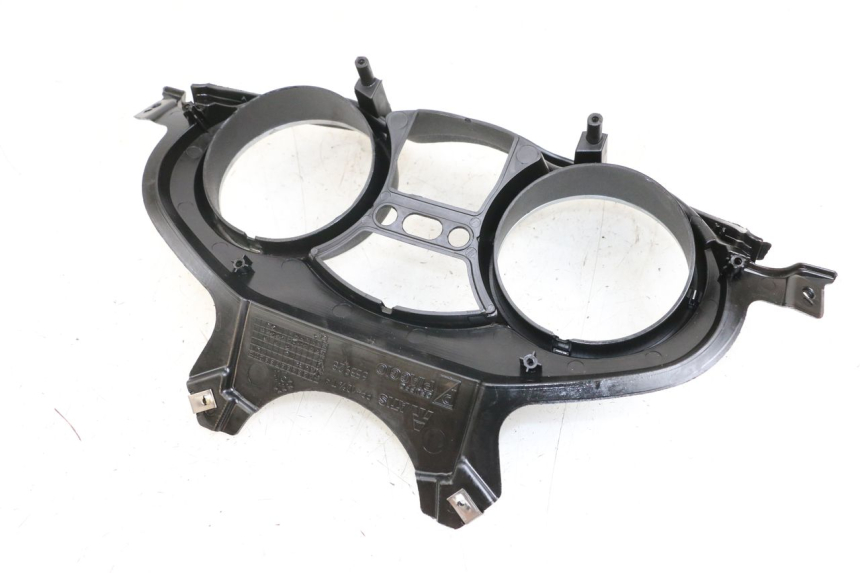 photo de SPEEDOMETER SURROUND PIAGGIO XEVO - X EVO 125 (2007 - 2017) - Zoom on usage condition