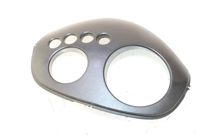photo de SPEEDOMETER SURROUND PIAGGIO ZIP 2T 50 (2009 - 2019) - Main view