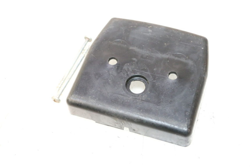 photo de TAIL LIGHT FAIRING PEUGEOT 103 SPX CLIP 50 (1989 - 1992) - Zoom on usage condition