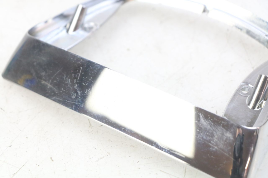 photo de REAR LIGHT SURROUND PIAGGIO VESPA LX 2T 50 (2005 - 2013) - Zoom on usage condition