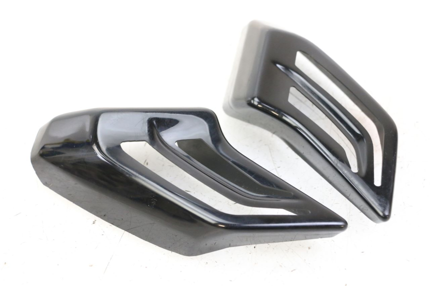 photo de TAIL LIGHT FAIRING YAMAHA YP T-MAX TMAX 530 (2017 - 2020) - Alternative perspective