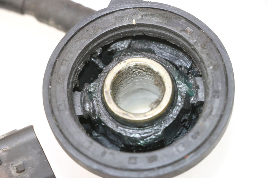 photo de SPEEDOMETER DRIVE PEUGEOT ELYSTAR 50 (2002 - 2014) - Fixing points details