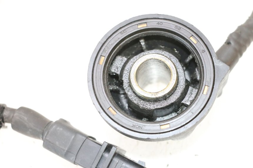 photo de SPEEDOMETER DRIVE PEUGEOT SATELIS COMPRESSOR K15 125 (2006 - 2009) - Surface and material condition
