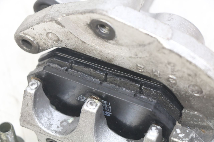 photo de REAR BRAKE CALIPER SUZUKI BURGMAN 650 (2002 - 2004) - Zoom on usage condition