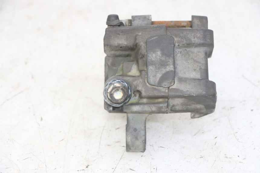 photo de REAR BRAKE CALIPER HONDA CBF 500 (2004 - 2007) - Alternative perspective