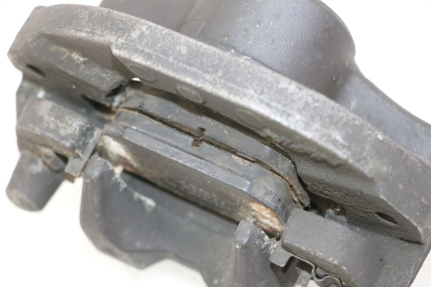 photo de REAR BRAKE CALIPER HONDA FES S-WING SWING ABS 125 (2007 - 2015) - Zoom on usage condition