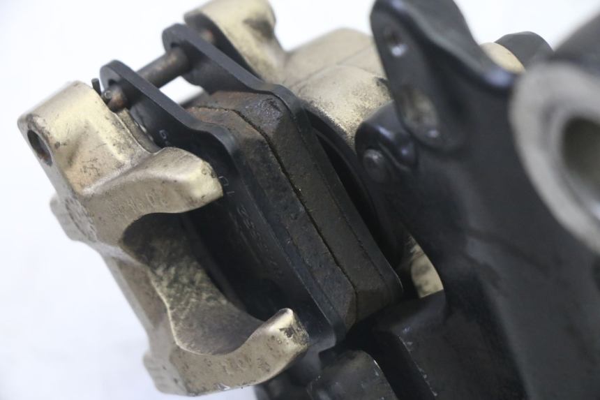 photo de REAR BRAKE CALIPER BMW G310 R 310 (2016 - 2020) - Surface and material condition