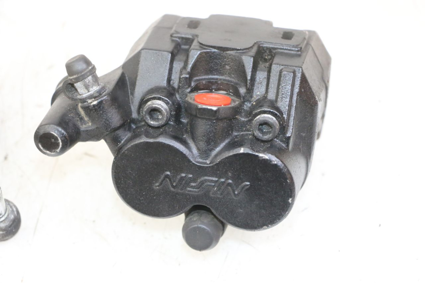 photo de REAR BRAKE CALIPER PEUGEOT SATELIS 125 (2013 - 2018) - Fixing points details