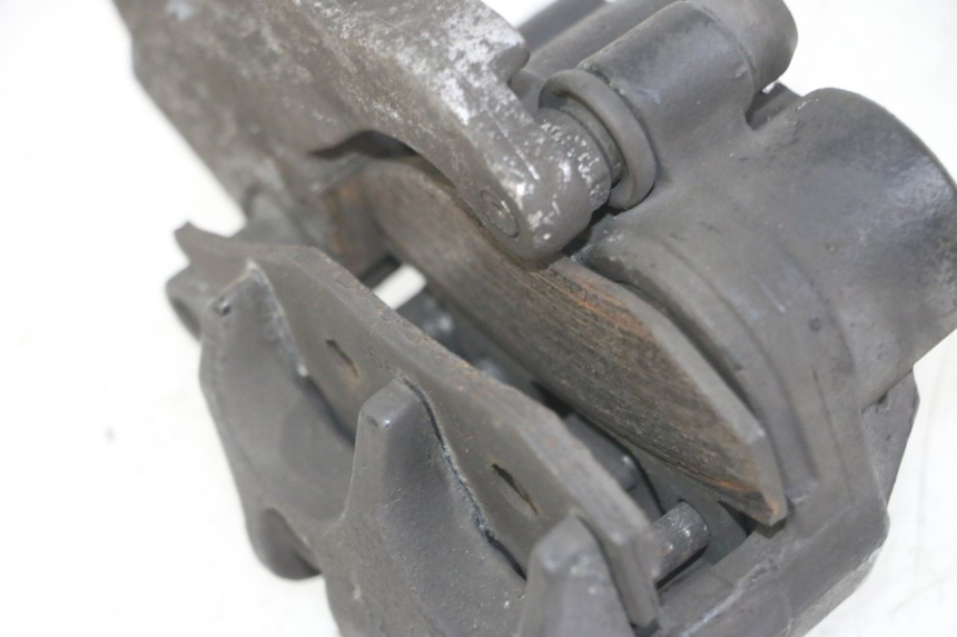 photo de REAR BRAKE CALIPER PEUGEOT SATELIS 125 (2013 - 2018) - Technical close-up