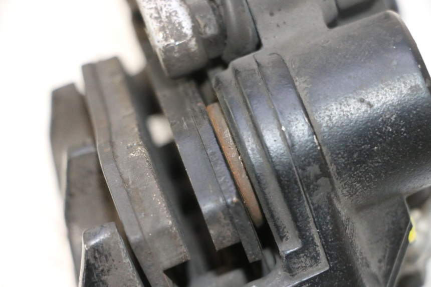 photo de REAR BRAKE CALIPER PEUGEOT SATELIS 125 (2013 - 2018) - Zoom on usage condition