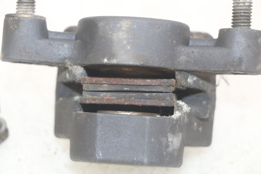 photo de REAR BRAKE CALIPER PEUGEOT SPEEDFIGHT LC 50 (1996 - 2002) - Zoom on usage condition