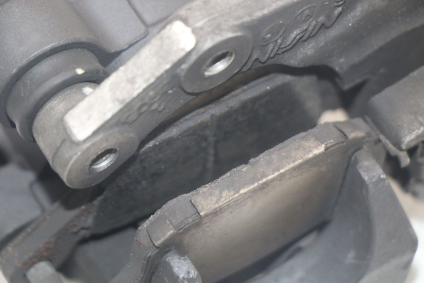 photo de REAR BRAKE CALIPER KAWASAKI VERSYS ABS 650 (2015 - 2018) - Fixing points details