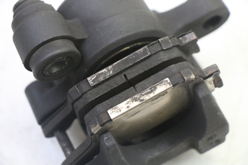 photo de REAR BRAKE CALIPER YAMAHA XJ6 ABS 600 (2008 - 2016) - Fixing points details