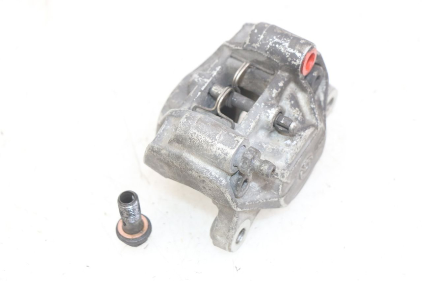 photo de REAR BRAKE CALIPER YAMAHA YP MAJESTY 125 (1998 - 2001) - Component detail