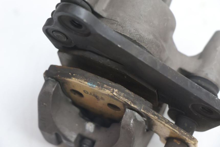 photo de REAR BRAKE CALIPER KAWASAKI ZX-6R ZX6R 600 (2000 - 2002) - Fixing points details