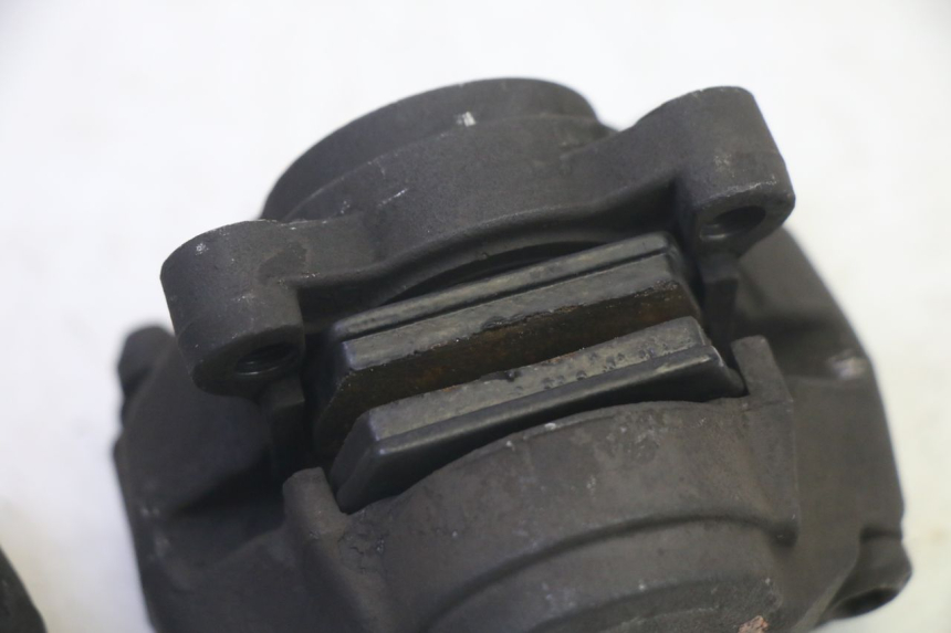 photo de FRONT BRAKE CALIPER QUADRO 4 4D 350 (2015 - 2018) - Fixing points details