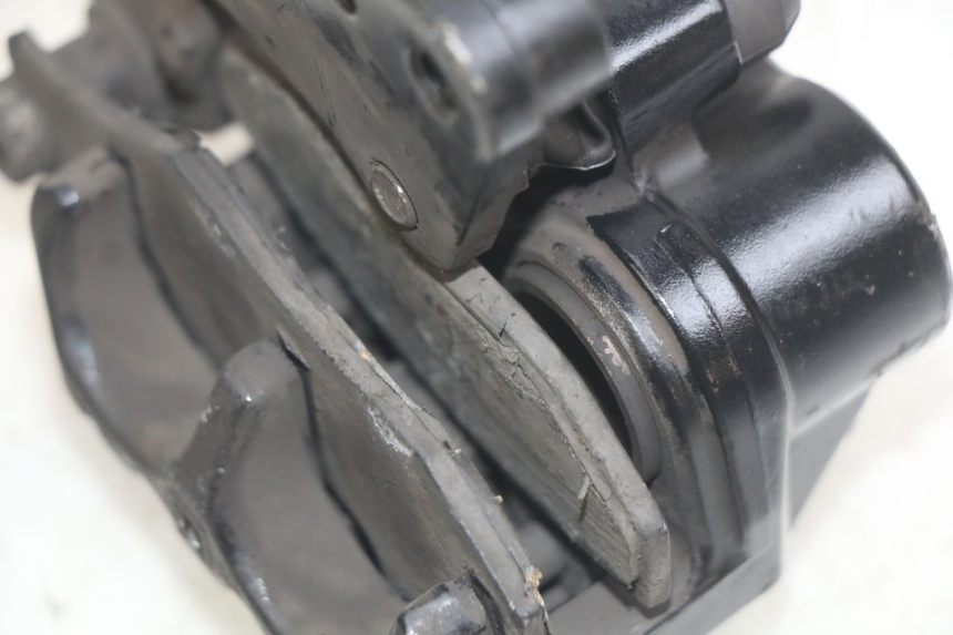 photo de FRONT BRAKE CALIPER KYMCO AGILITY NAKED RENOUVO 2T 50 (2011 - 2018) - Zoom on usage condition