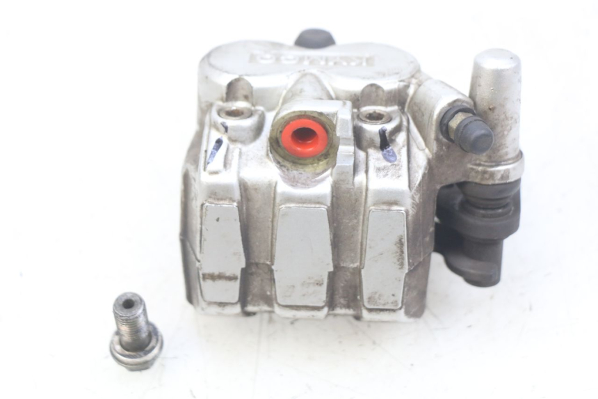 photo de FRONT BRAKE CALIPER KYMCO AGILITY RS 4T 50 (2009 - 2013) - Alternative perspective