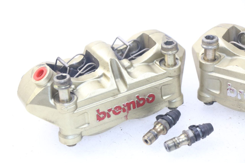 photo de FRONT BRAKE CALIPER MV AGUSTA BRUTALE R WALLY 910 (2008 - 2008) - Zoom on usage condition