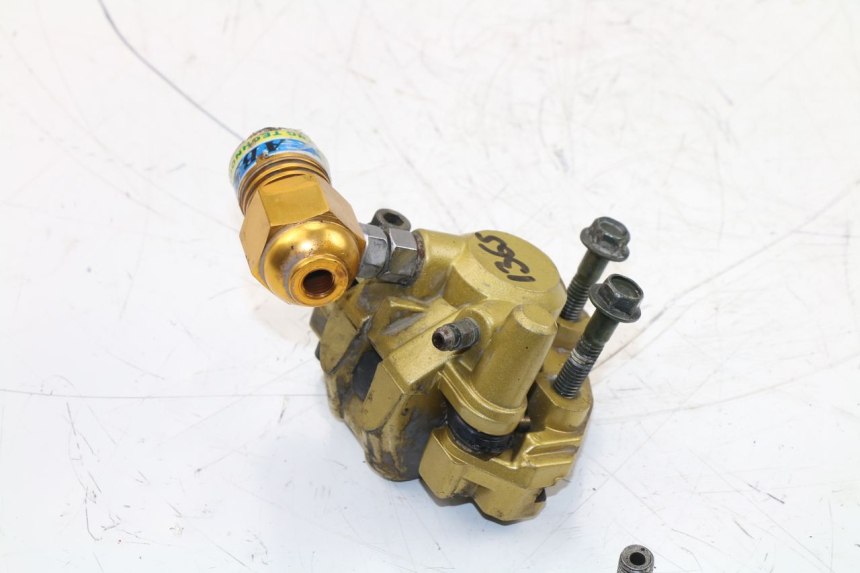 photo de FRONT BRAKE CALIPER BAOTIAN BT 49 QT-9 50 (2006 - 2010) - Technical close-up