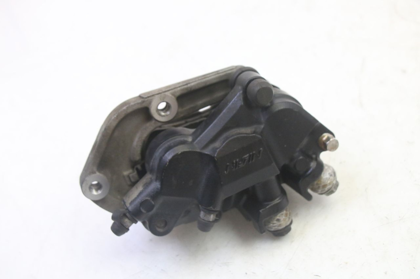 photo de FRONT BRAKE CALIPER SUZUKI BURGMAN 125 (2007 - 2014) - Alternative perspective