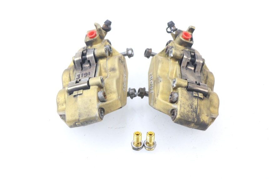 photo de FRONT BRAKE CALIPER HONDA CBR 929 RR FIREBLADE 900 (2000 - 2001) - Fixing points details
