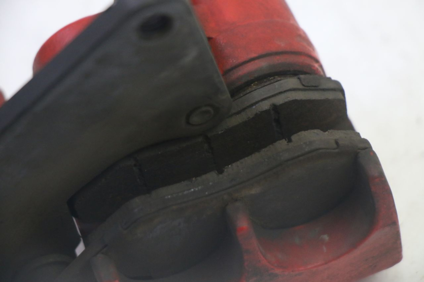 photo de FRONT BRAKE CALIPER SYM CROX 4T 50 (2016 - 2023) - Fixing points details