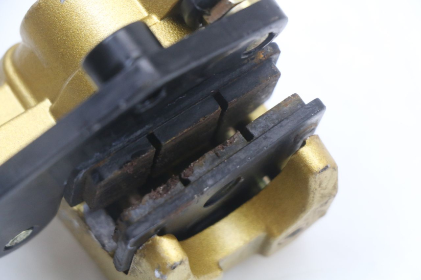 photo de FRONT BRAKE CALIPER CCR DIRT BIKE 125 - Fixing points details