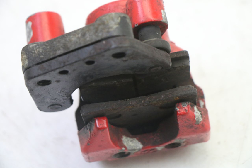 photo de FRONT BRAKE CALIPER KEEWAY F-ACT FACT 50 (2006 - 2011) - Fixing points details