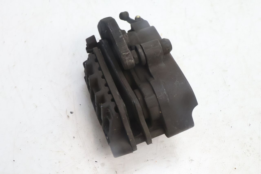 photo de FRONT BRAKE CALIPER HONDA FES PANTHEON 125 (2003 - 2007) - Alternative perspective