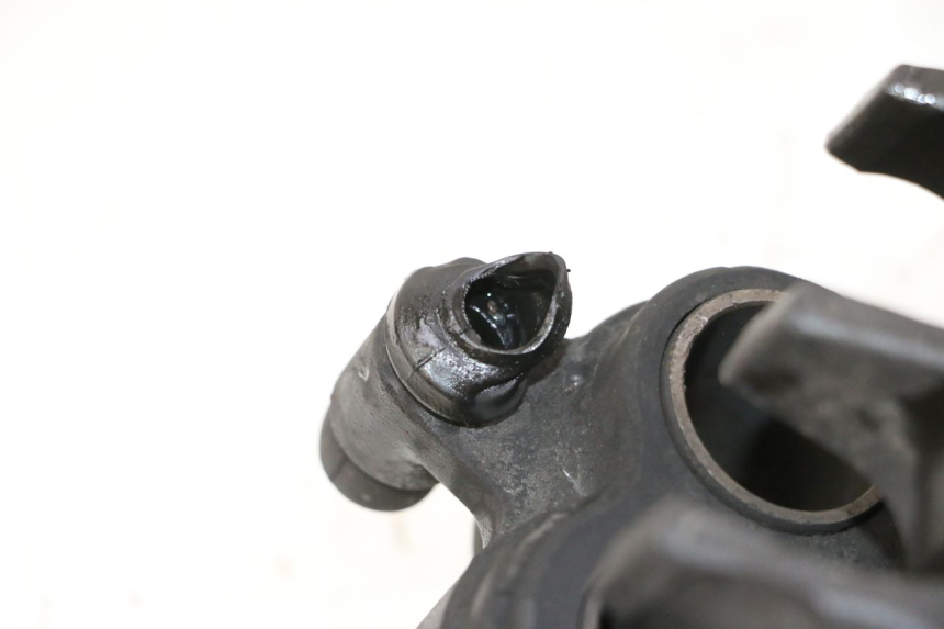 photo de FRONT BRAKE CALIPER HONDA FES S-WING SWING ABS 125 (2007 - 2015) - Zoom on usage condition