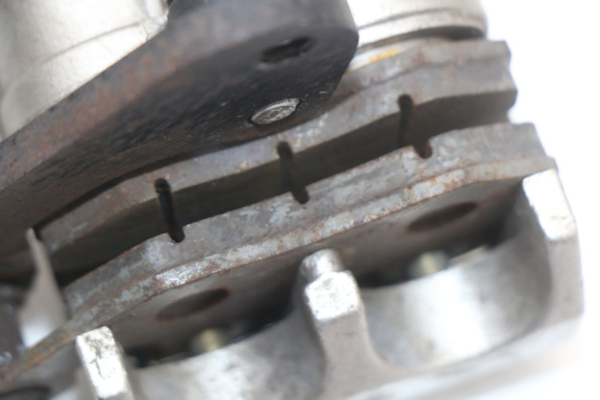 photo de FRONT BRAKE CALIPER SYM FIDDLE 2 50 (2008 - 2013) - Fixing points details