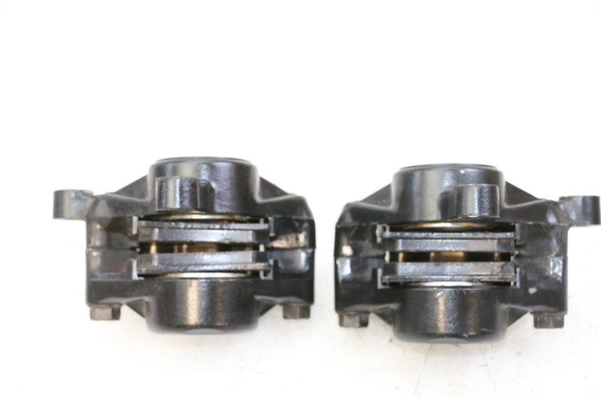 photo de FRONT BRAKE CALIPER YAMAHA FJ 36Y 1100 (1984 - 1985) - Technical close-up