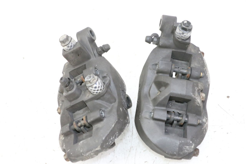 photo de FRONT BRAKE CALIPER YAMAHA FJR ABS 1300 (2016 - 2020) - Fixing points details