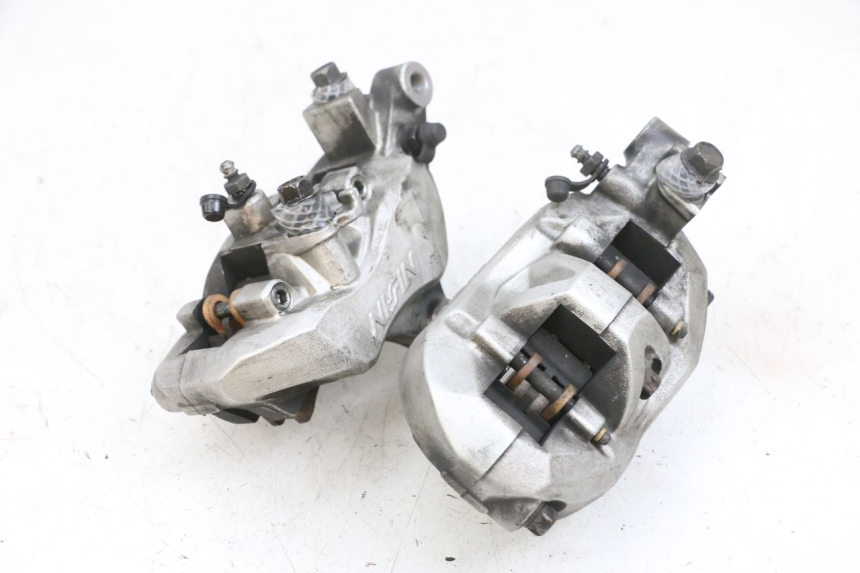 photo de FRONT BRAKE CALIPER YAMAHA FJR ABS 1300 (2006 - 2012) - Fixing points details