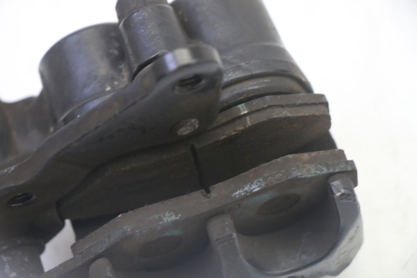 photo de FRONT BRAKE CALIPER PIAGGIO FLY 2T 50 (2004 - 2017) - Fixing points details